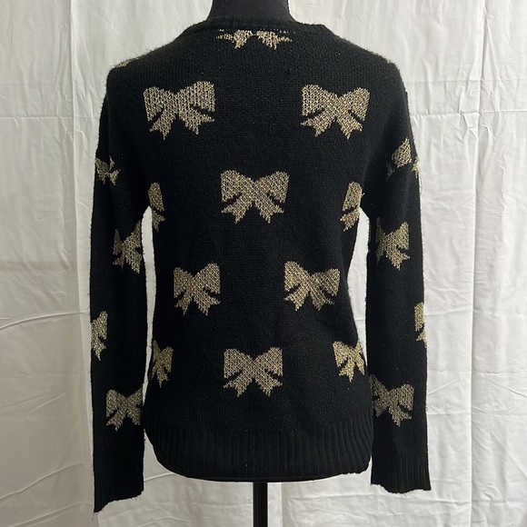 Absolutely beautiful Women’s Sweater - Picture 3 of 3